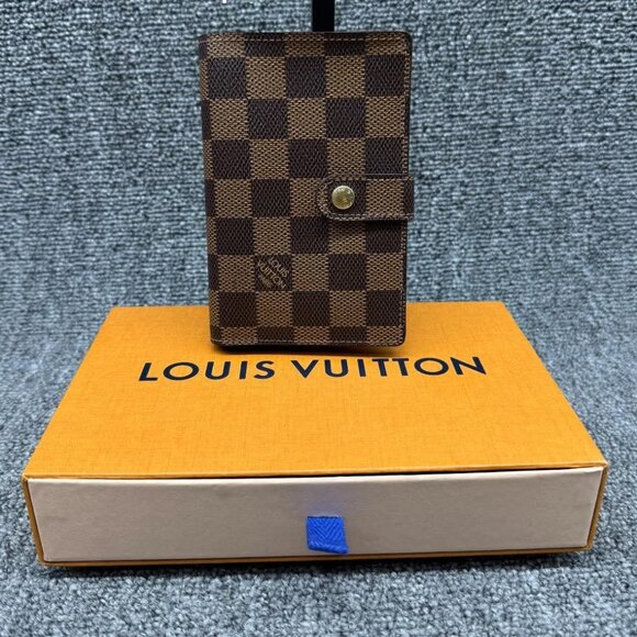 Louis Vuitton Leather Wallet 350-081325 - Picture 1 of 11